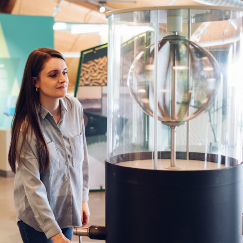 Lina Stefanovic von Ich liebe Oldenburg und Gabriele Richardt von Nordlicht sind für einen Tagesausflug von Oldenburg nach Bremen zum Universum Bremen gefahren